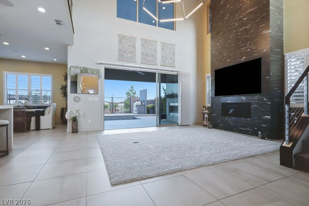 308 Gandara, Las Vegas, NV 89138