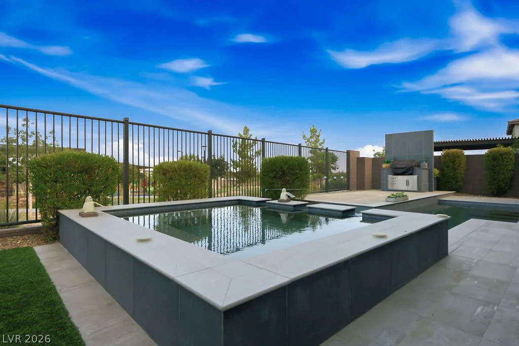 308 Gandara, Las Vegas, NV 89138