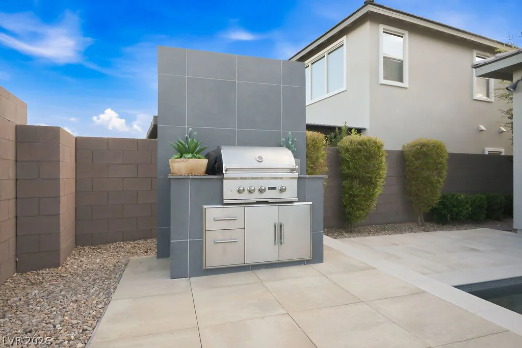 308 Gandara, Las Vegas, NV 89138