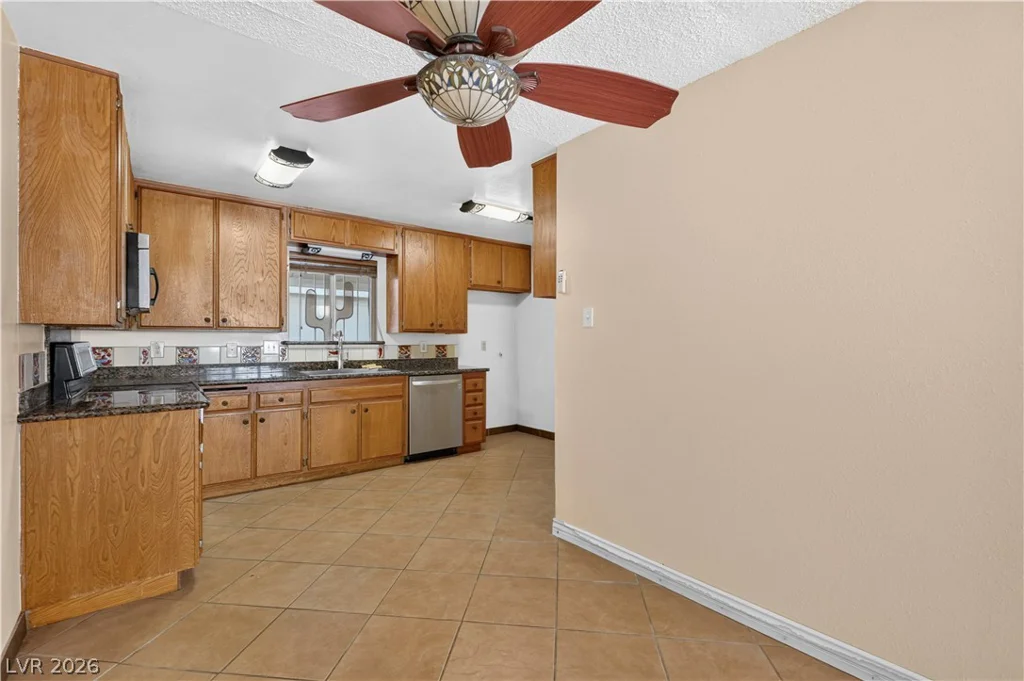 185 Pecos, Las Vegas, NV 89121