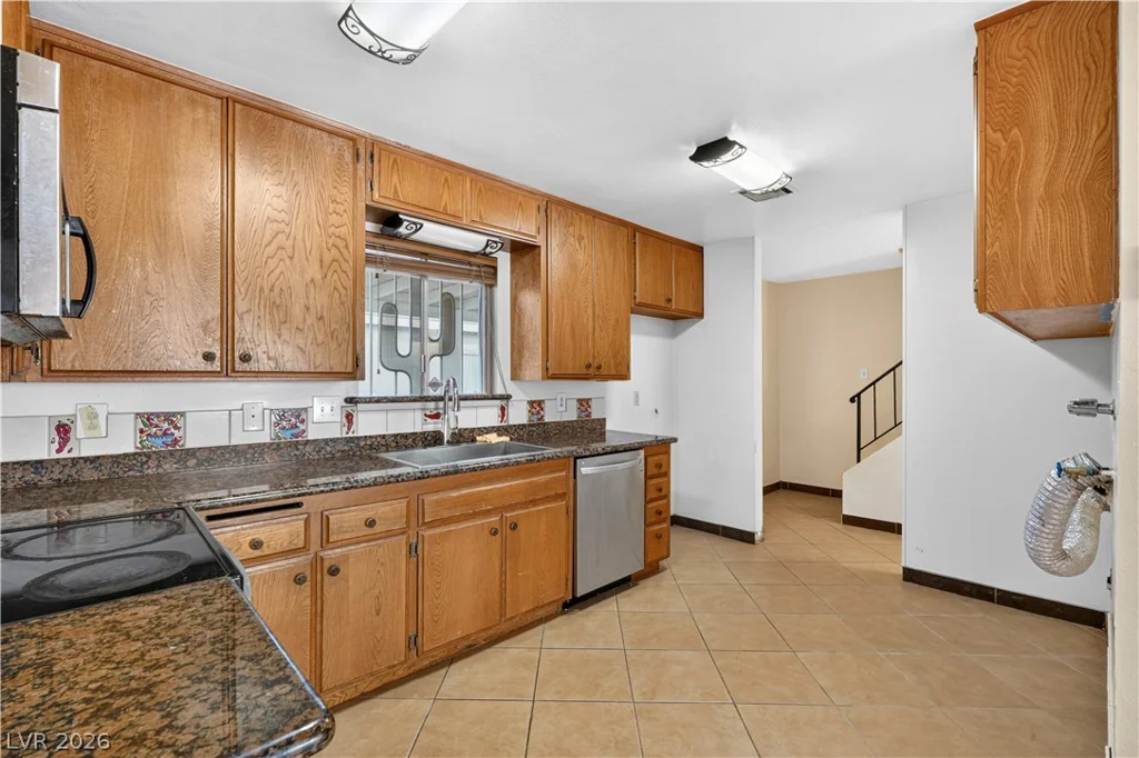 185 Pecos, Las Vegas, NV 89121