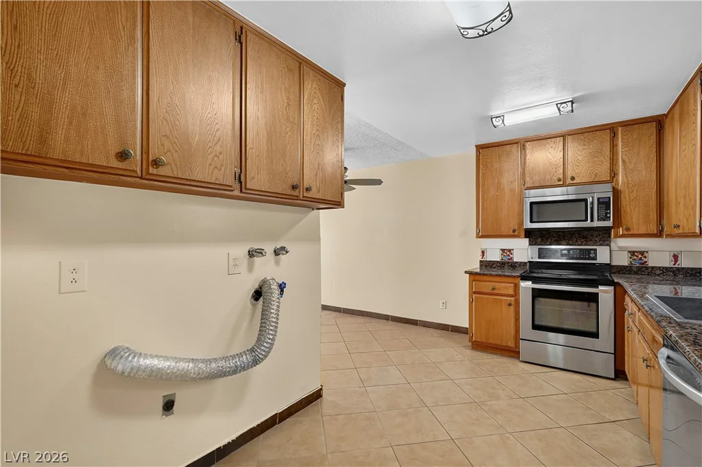 185 Pecos, Las Vegas, NV 89121