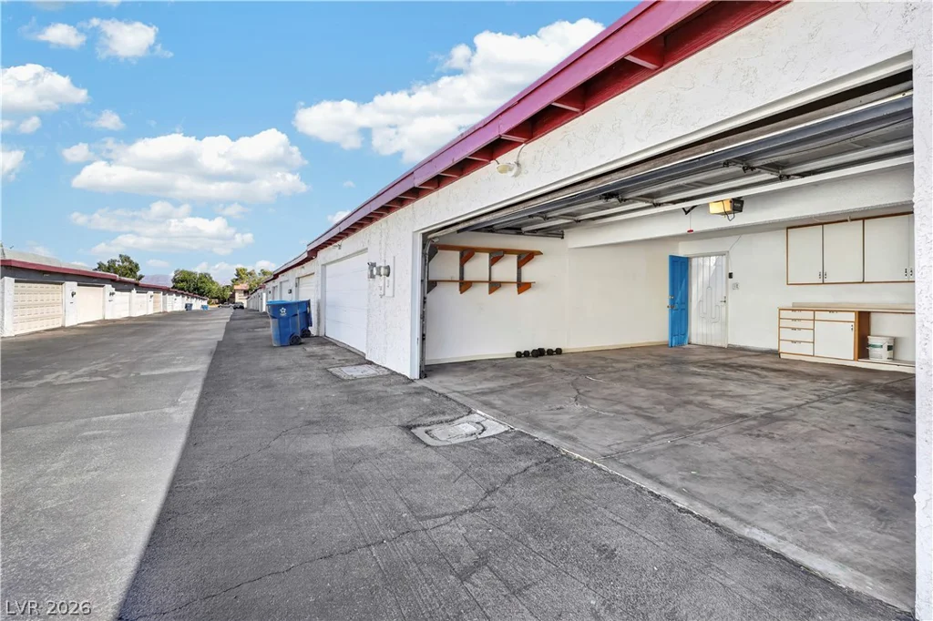 185 Pecos, Las Vegas, NV 89121