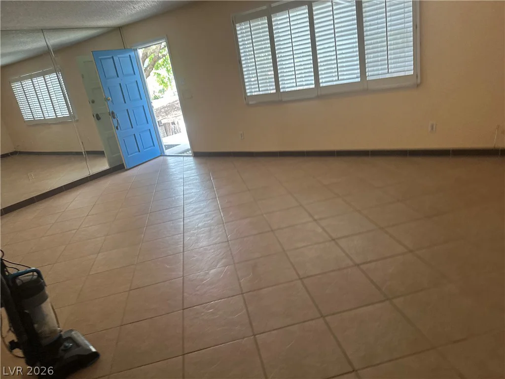 185 Pecos, Las Vegas, NV 89121