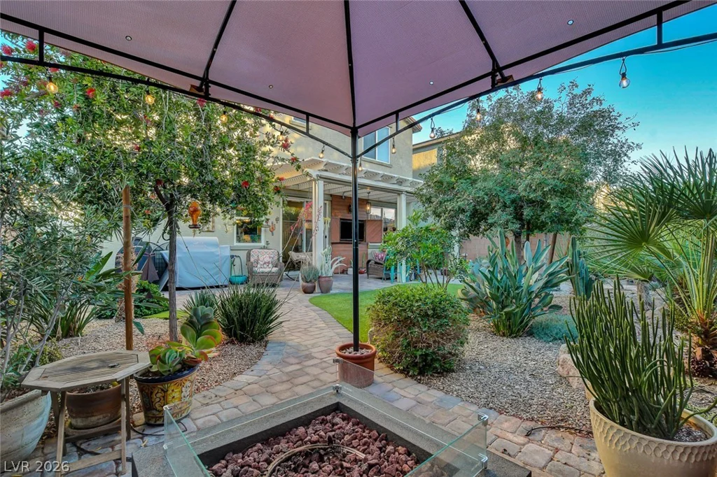 10133 Tenaya Meadows, Las Vegas, NV 89178