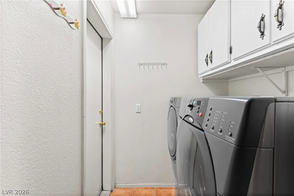 593 Fox Chase, Henderson, NV 89015