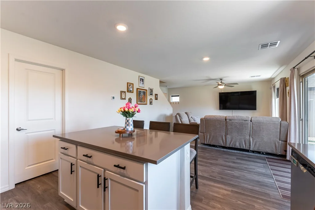 1589 Oro Grande, North Las Vegas, NV 89032
