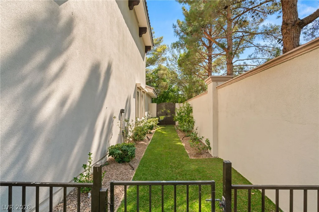 2272 Coral Ridge, Henderson, NV 89052