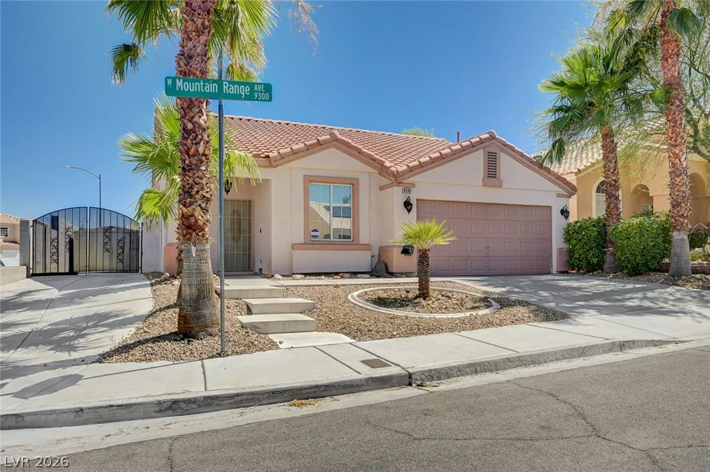 9301 Mountain Range, Las Vegas, NV 89129