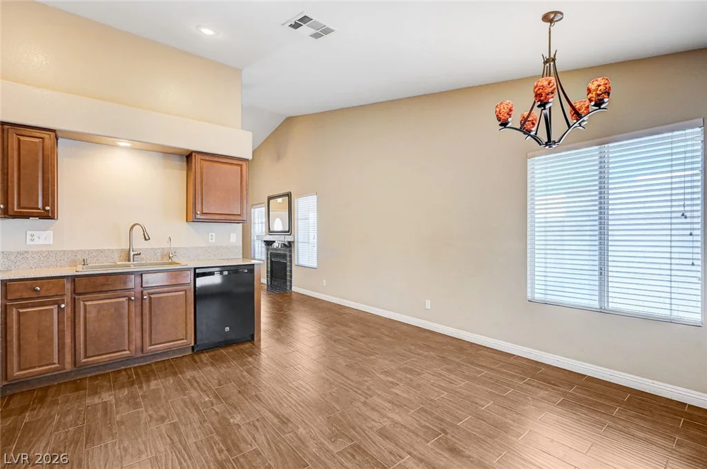 9301 Mountain Range, Las Vegas, NV 89129
