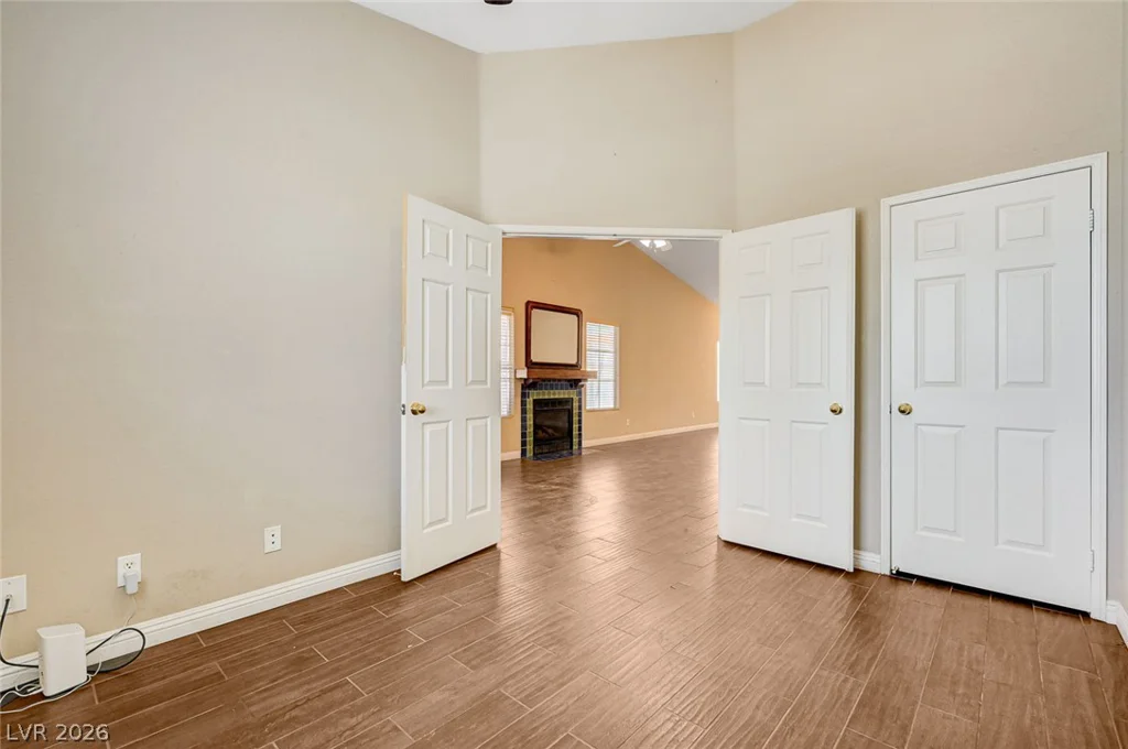 9301 Mountain Range, Las Vegas, NV 89129
