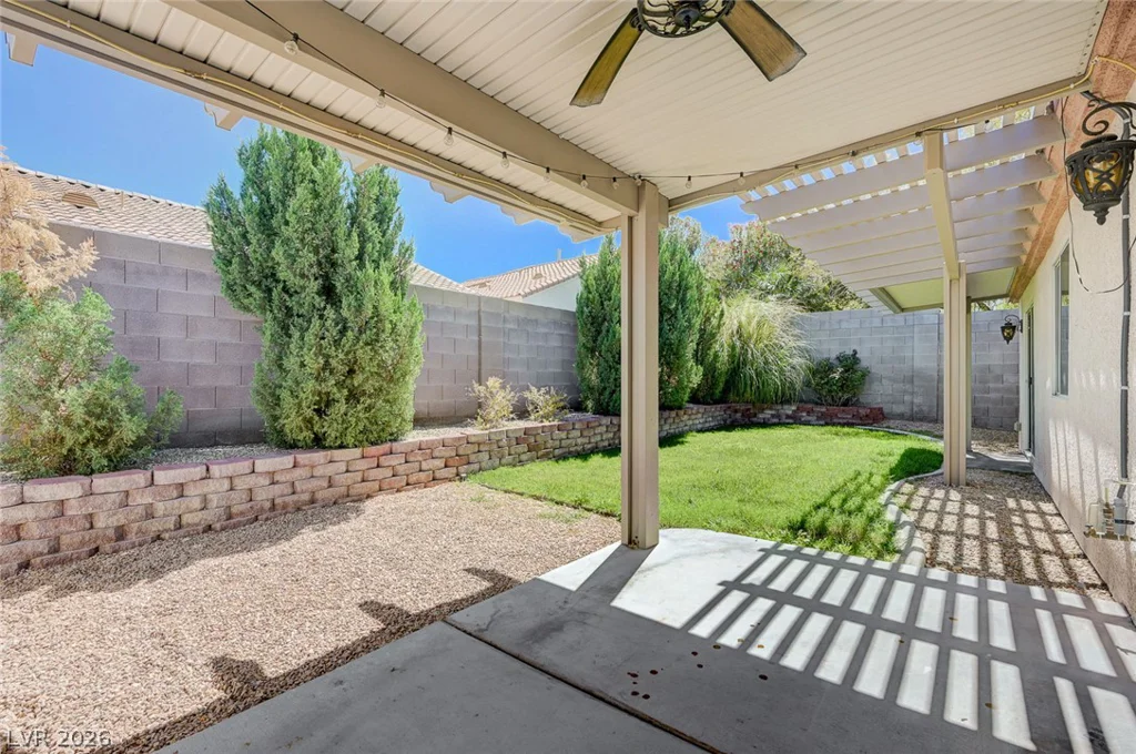 9301 Mountain Range, Las Vegas, NV 89129