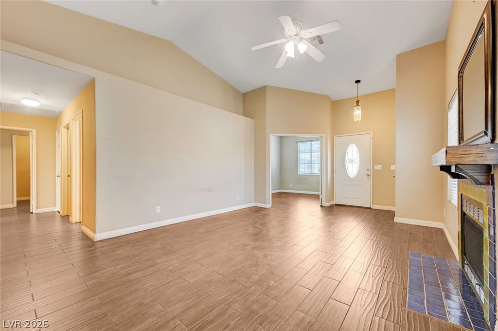 9301 Mountain Range, Las Vegas, NV 89129