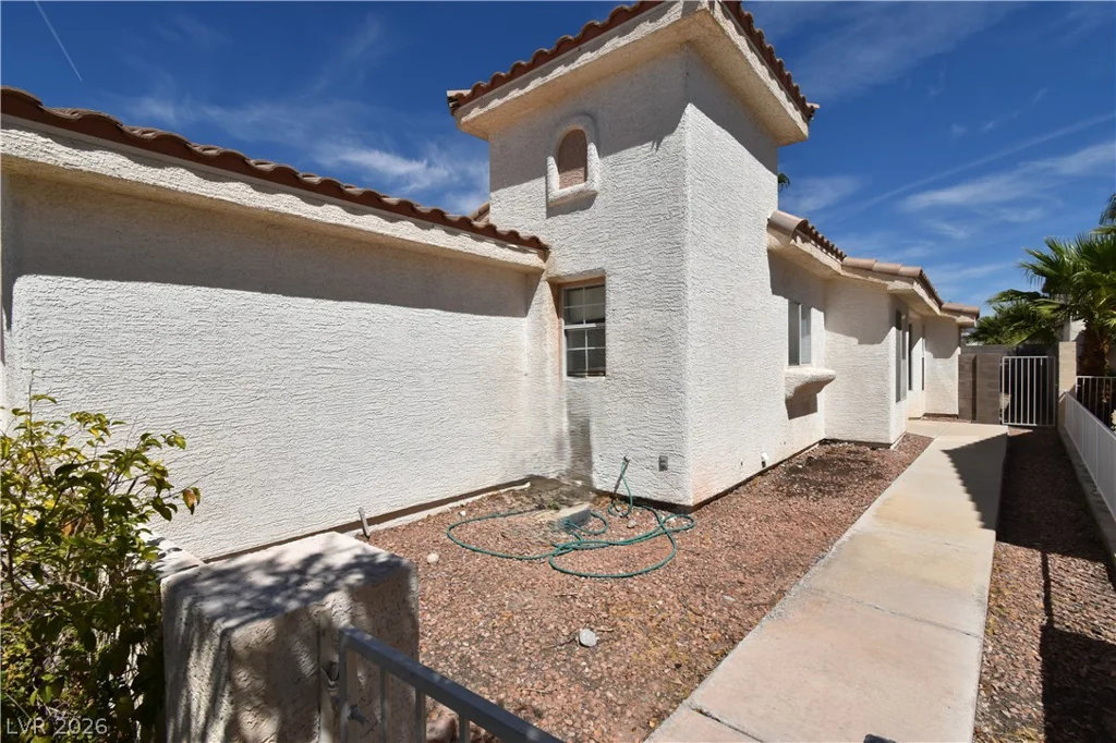 8012 Revolver, Las Vegas, NV 89131