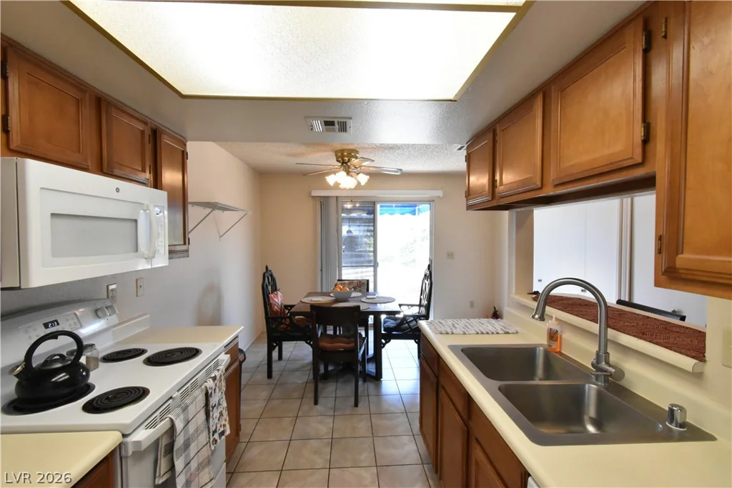 5851 Medallion, Las Vegas, NV 89122