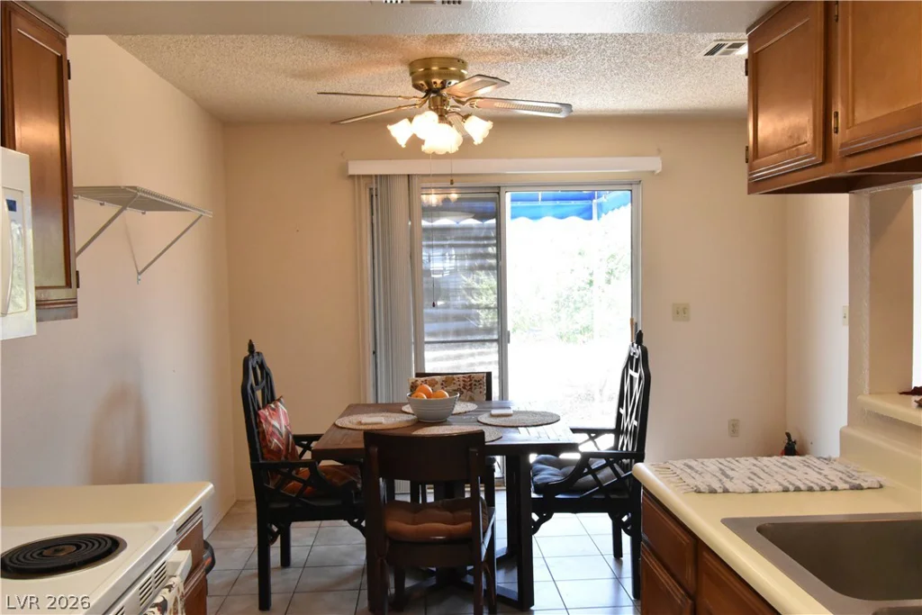 5851 Medallion, Las Vegas, NV 89122