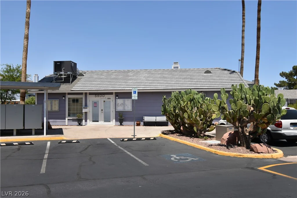 5851 Medallion, Las Vegas, NV 89122