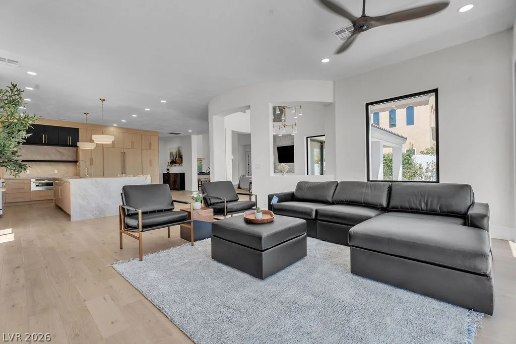 2690 Grassy Spring, Las Vegas, NV 89135