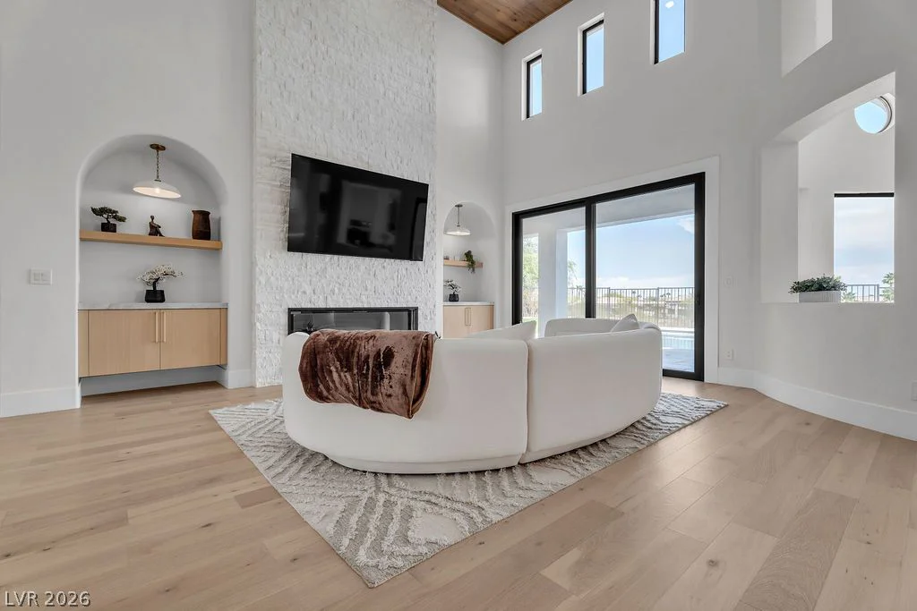 2690 Grassy Spring, Las Vegas, NV 89135