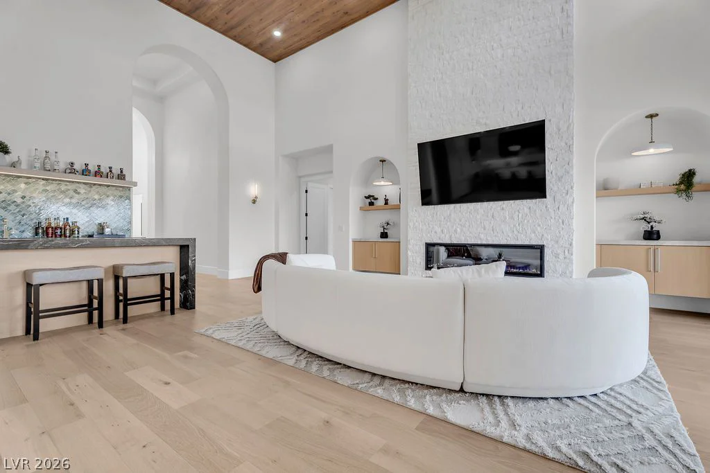 2690 Grassy Spring, Las Vegas, NV 89135