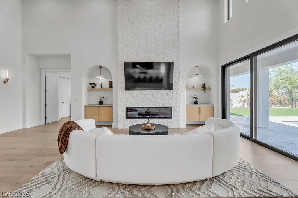 2690 Grassy Spring, Las Vegas, NV 89135