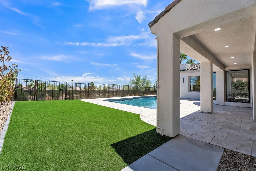 2690 Grassy Spring, Las Vegas, NV 89135