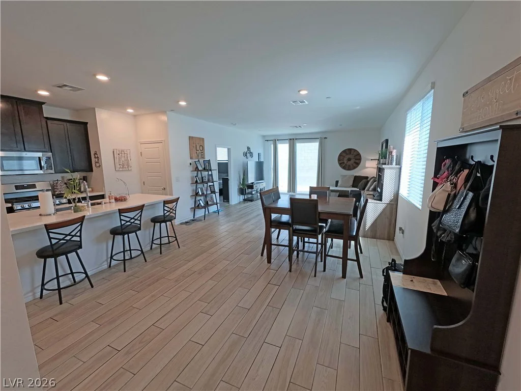 9476 White Fir Grove, Las Vegas, NV 89143