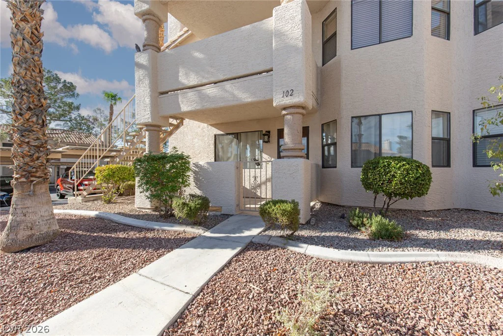 1001 Falconhead, Las Vegas, NV 89128