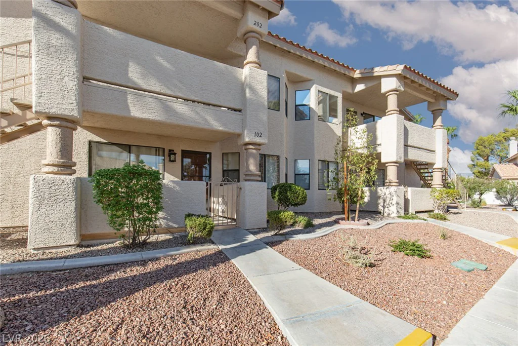 1001 Falconhead, Las Vegas, NV 89128