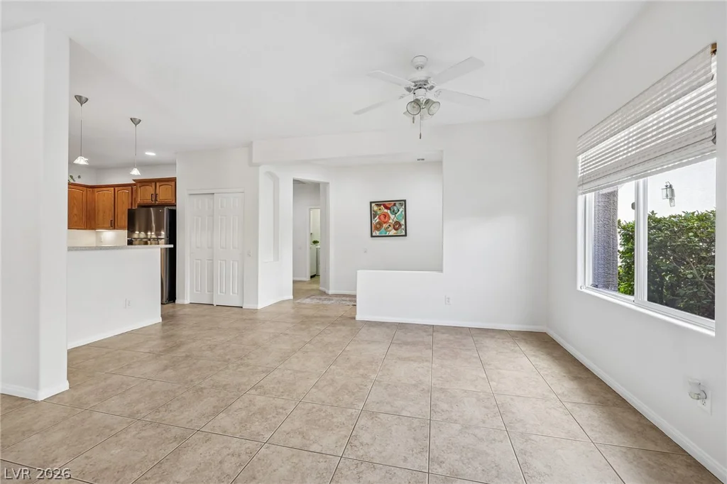 156 Pioneer Peak, Las Vegas, NV 89138