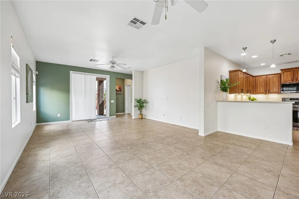 156 Pioneer Peak, Las Vegas, NV 89138