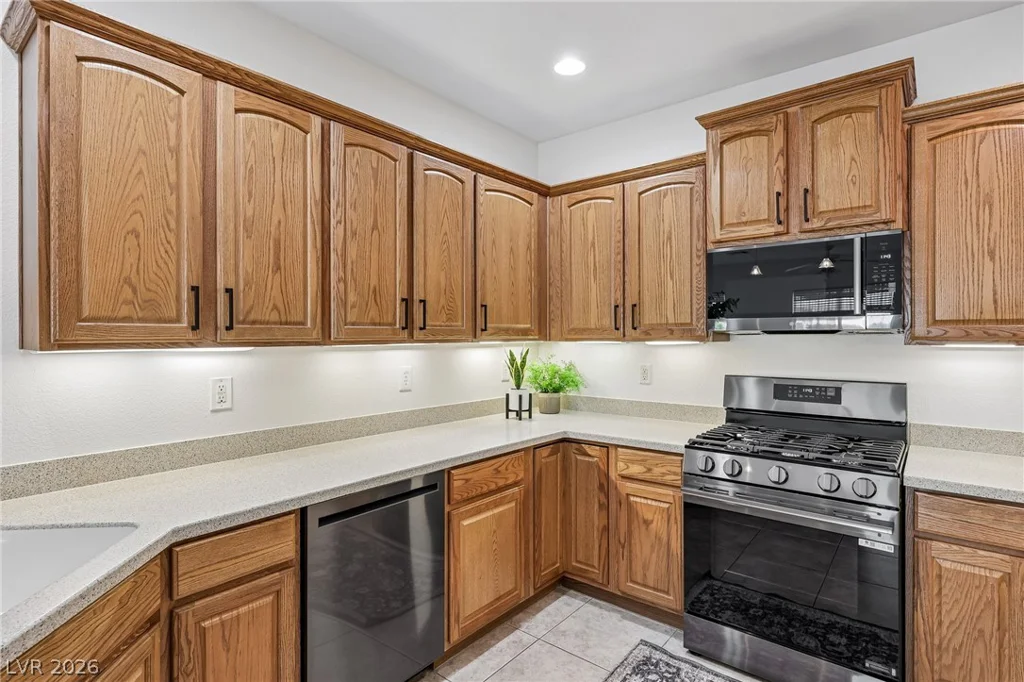156 Pioneer Peak, Las Vegas, NV 89138