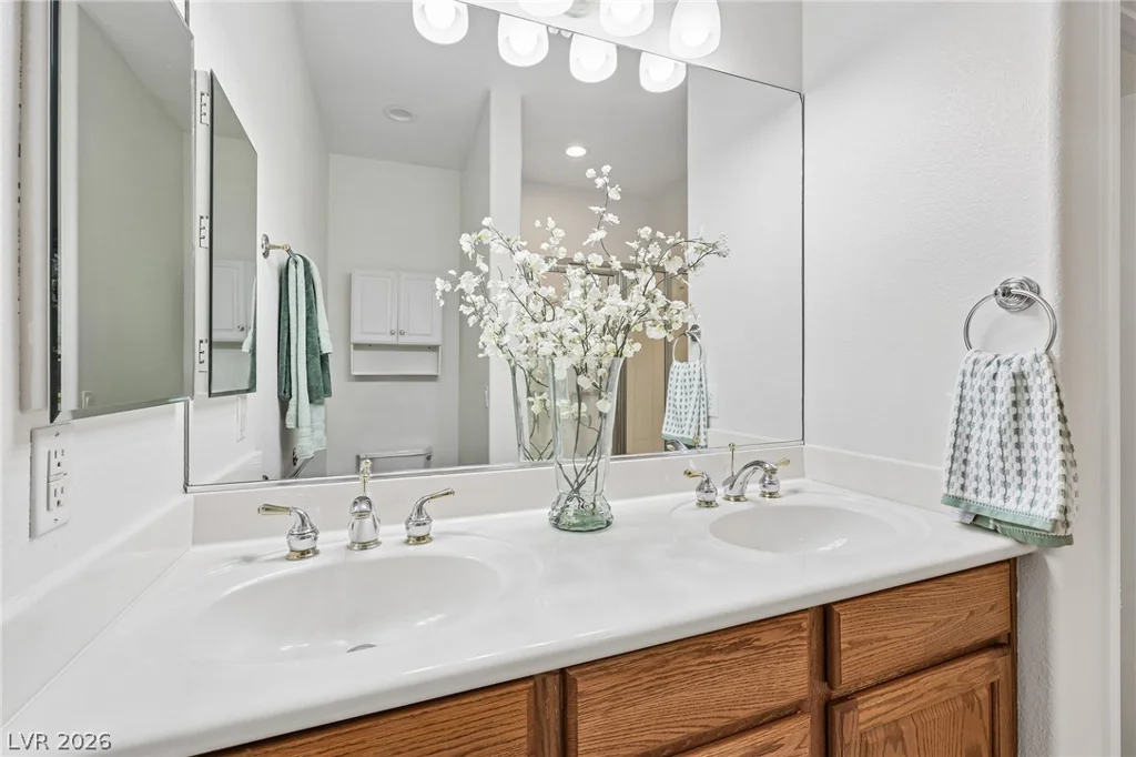 156 Pioneer Peak, Las Vegas, NV 89138