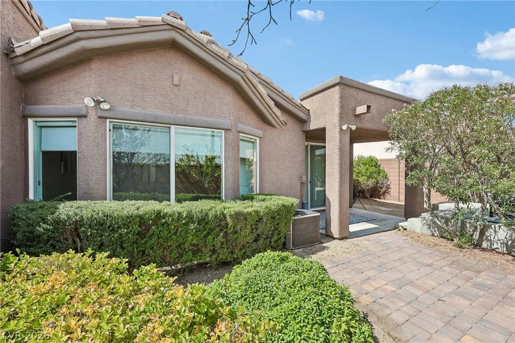 156 Pioneer Peak, Las Vegas, NV 89138