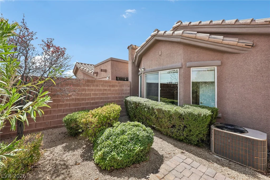 156 Pioneer Peak, Las Vegas, NV 89138