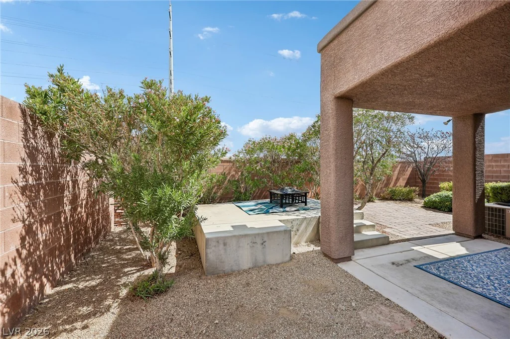 156 Pioneer Peak, Las Vegas, NV 89138