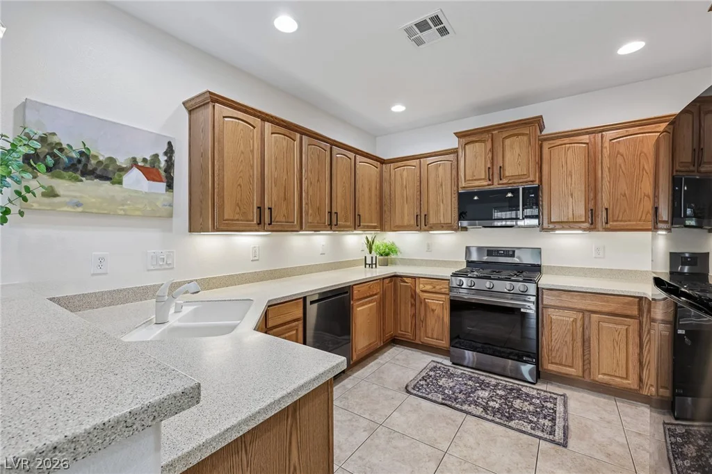 156 Pioneer Peak, Las Vegas, NV 89138