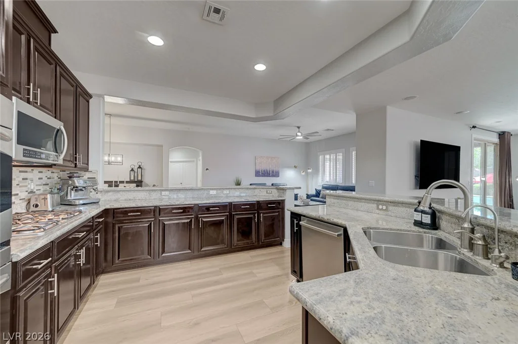 7317 Great Dover, Las Vegas, NV 89166