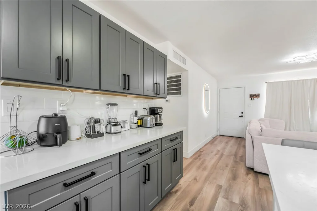 6320 Bristol, Las Vegas, NV 89107