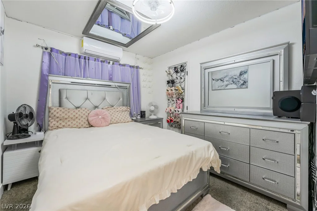 6320 Bristol, Las Vegas, NV 89107