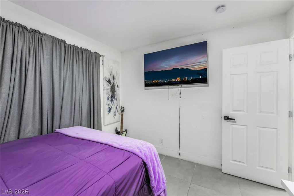 6320 Bristol, Las Vegas, NV 89107
