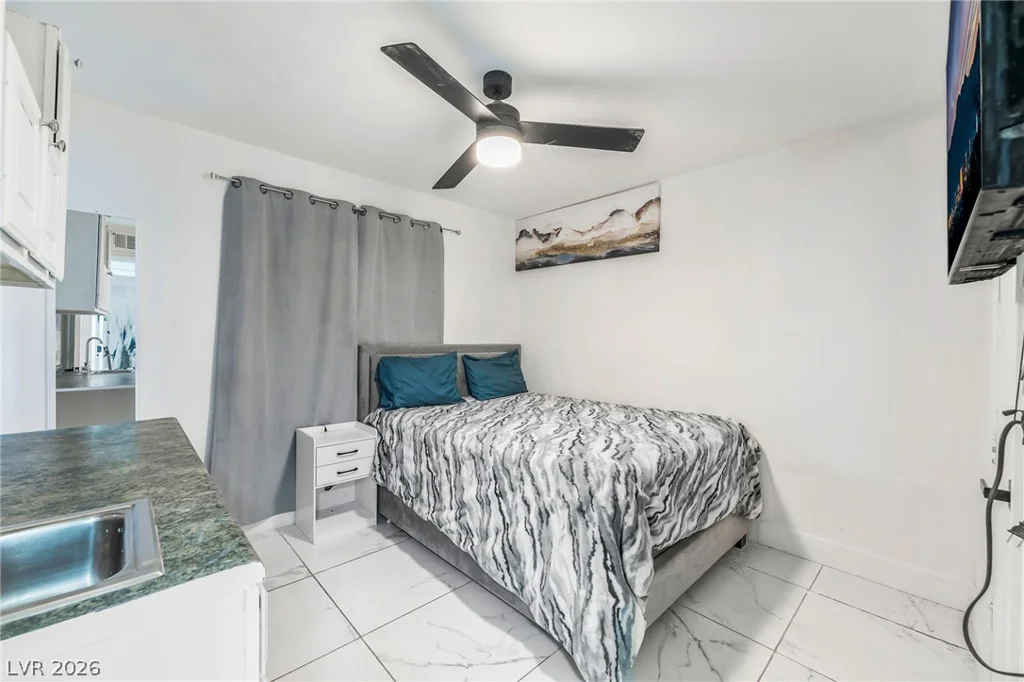 6320 Bristol, Las Vegas, NV 89107