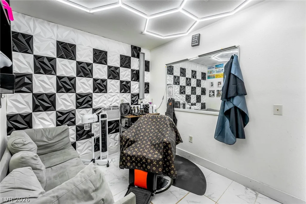 6320 Bristol, Las Vegas, NV 89107