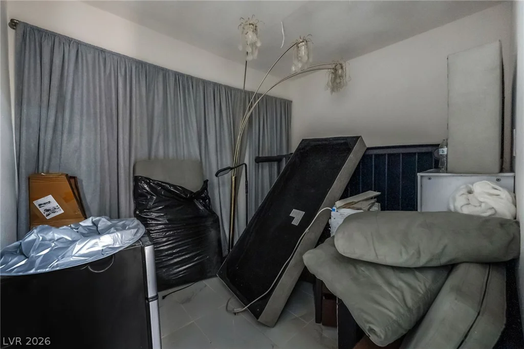 6320 Bristol, Las Vegas, NV 89107