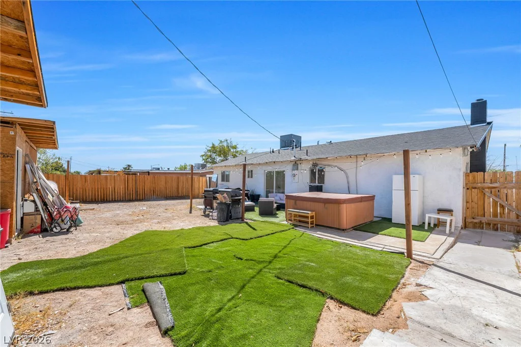 6320 Bristol, Las Vegas, NV 89107