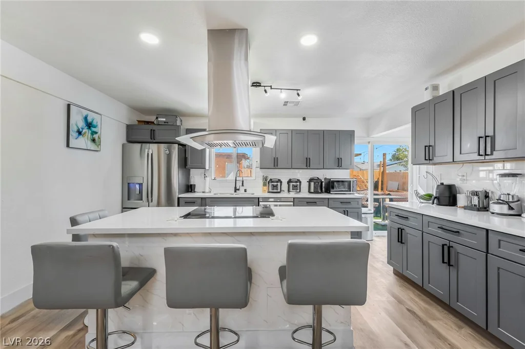 6320 Bristol, Las Vegas, NV 89107