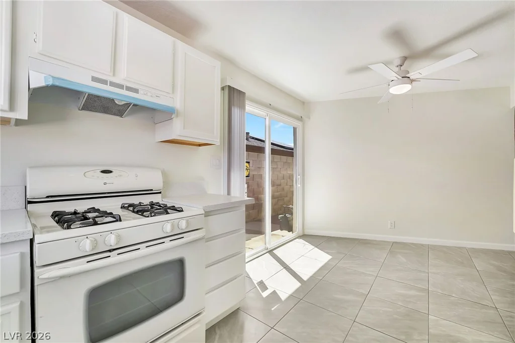 4672 Rita, Las Vegas, NV 89121