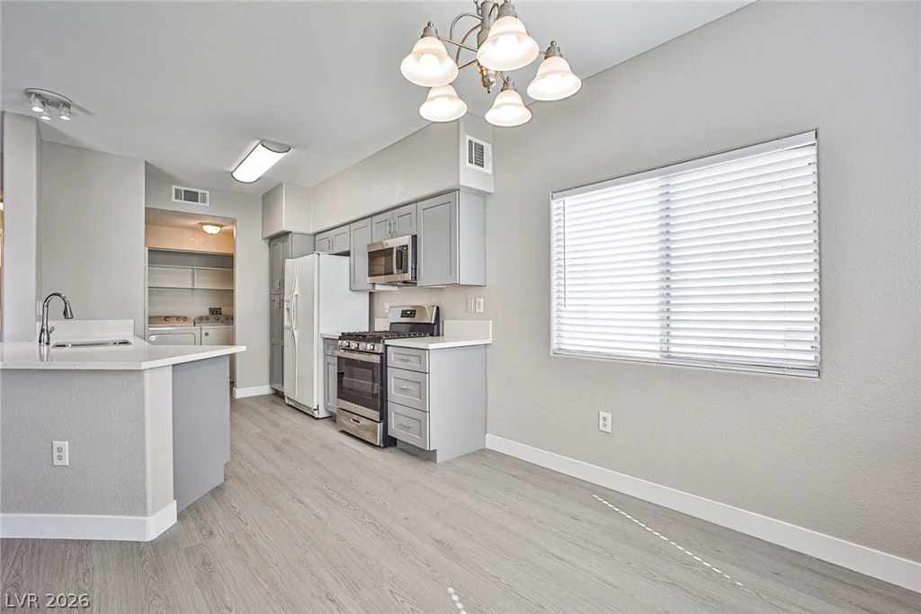 2101 Black Island, Las Vegas, NV 89128