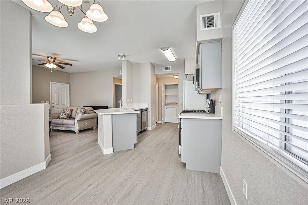2101 Black Island, Las Vegas, NV 89128