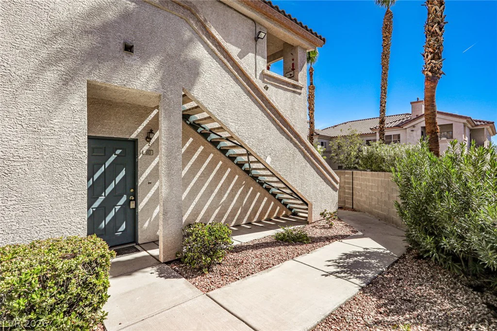 2101 Black Island, Las Vegas, NV 89128